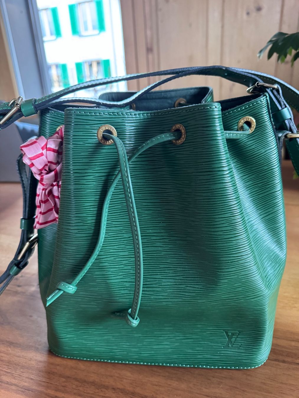 Louis Vuitton Borse da donna: Louis Vuitton Noe Petit Grün – Usato da Malans GR venduto da Fihalohi99