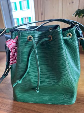 Louis Vuitton Noe Petit Grün
