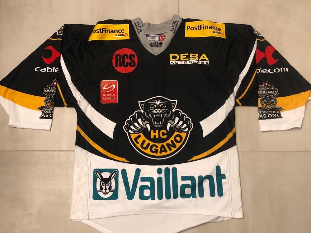 Maillot Vintage Blacky HC Lugano - Taille M - Signé Par Les Joueurs #11 #26 #14 - Années 90 - Bon état