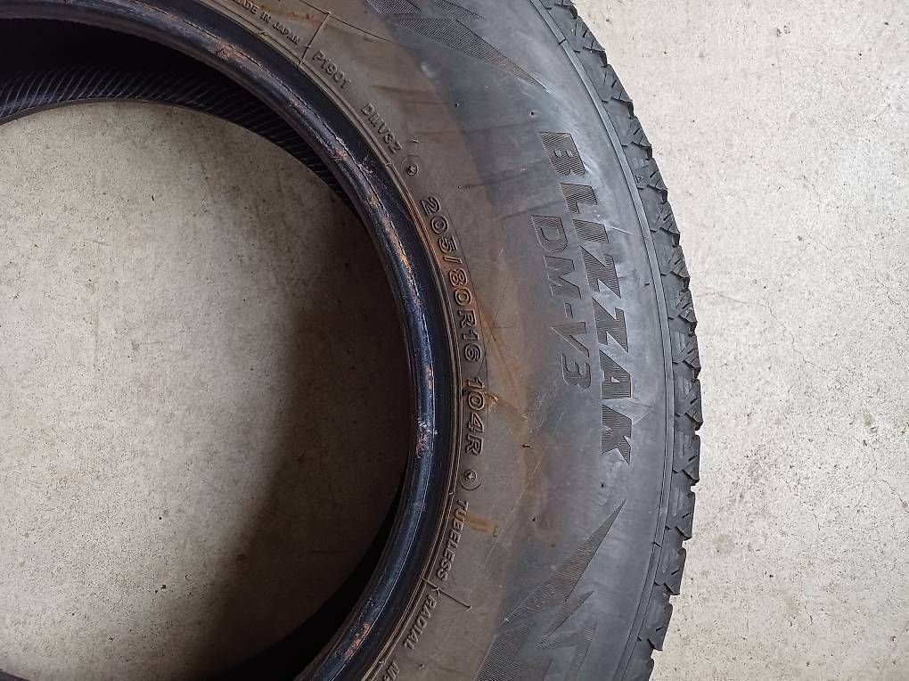 Bridgestone Pneus & Roues: Winterpneu 205 80 16 C – D'occasion à Roggwil BE par mosquito69 2