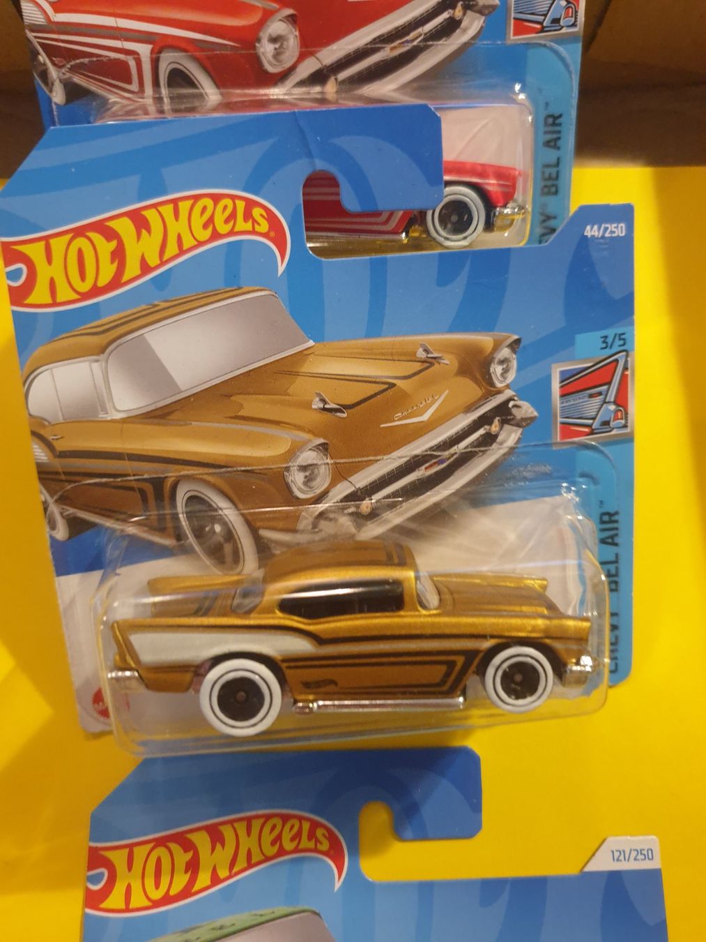 Hot Wheels Modellini d'auto: 3 x Hot Wheels '57 CHEVY – Nuovo e nell'imballaggio originale da Oftringen venduto da Rotor 5