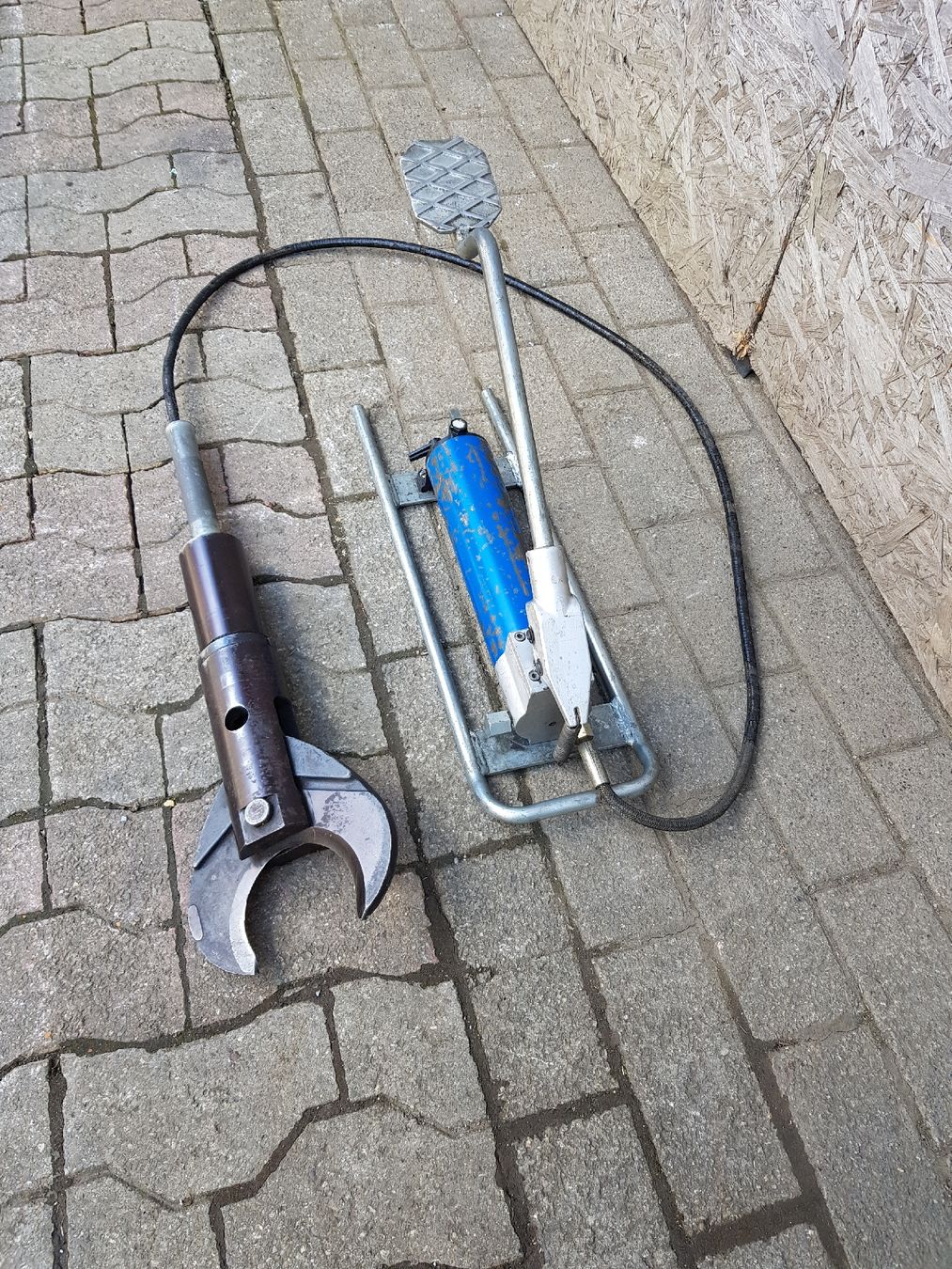 Tutti gli attrezzi: Hydraulische Kabelschere, Feuerwehr Schere Rettungsschere – Usato da Brunnadern venduto da p..... 2