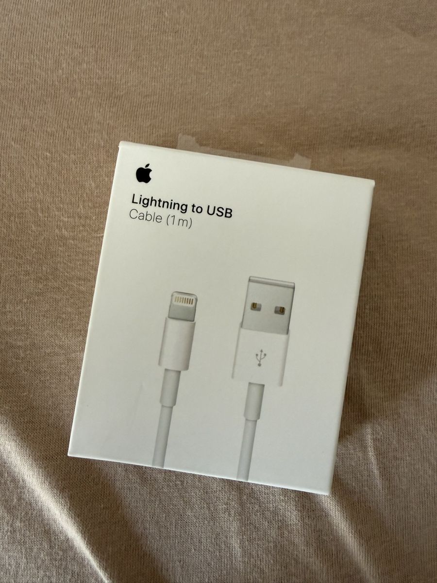 Apple Câbles: Apple Lightning Original 1m - NEU – Neuf avec emballage d'origine à Dierikon par Nemy