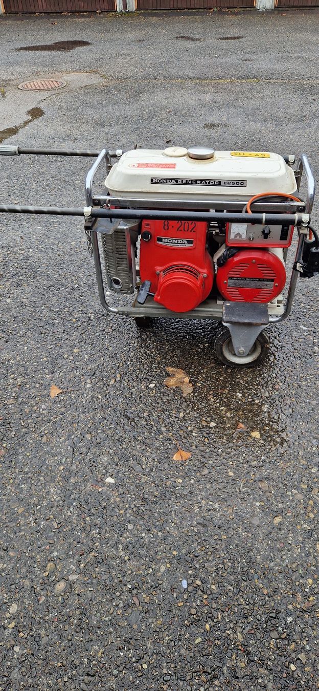 Honda Generatori di corrente: Stromgenerator Honda E 2500E – Usato da Romanshorn venduto da fag_gnd6 6