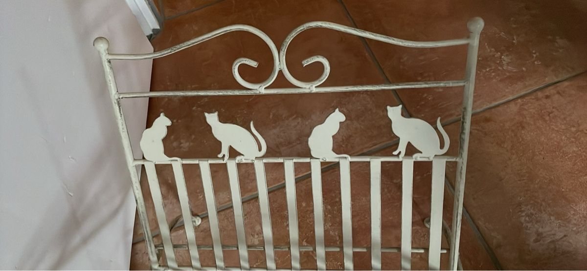 Altro per la casa: Zeitungsständer Metall mit Katzenmotiv – Usato da Schaffhausen venduto da Ibag 3
