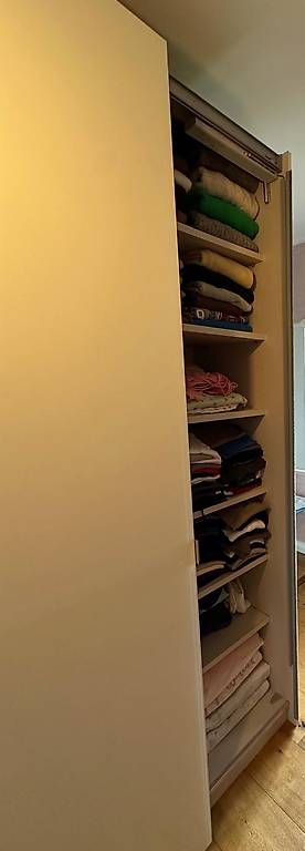 Armadi: Grosser Schiebetüren Schrank – Usato da Frauenfeld venduto da VelvetNoir 3