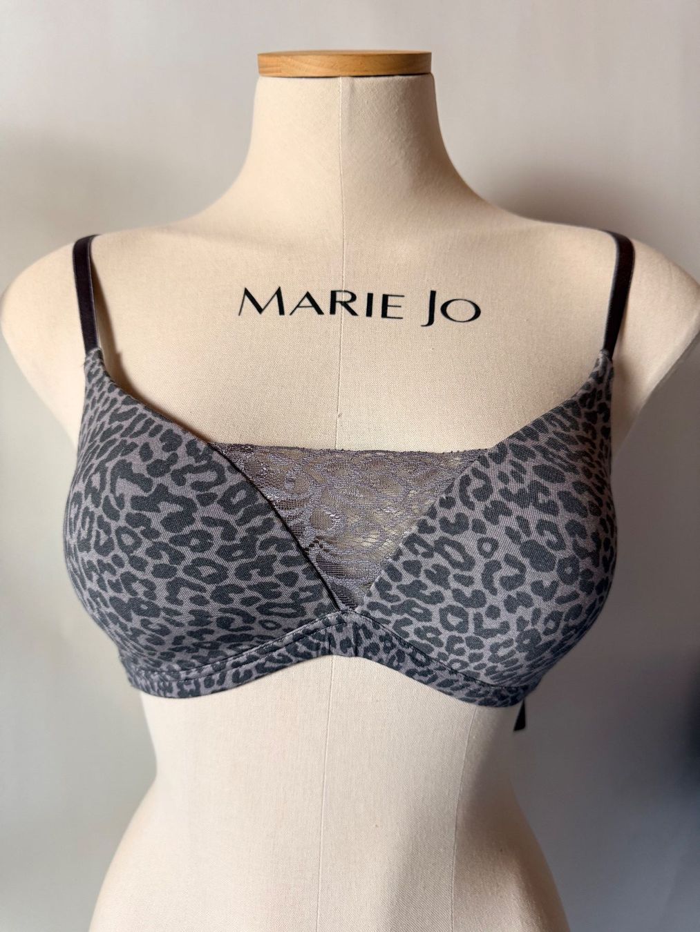 Beldona Altra biancheria intima: BELDONA, BH ohne Bügel EILA, Grösse 70C, Grau Leopardprint – Nuovo e nell'imballaggio originale da Rudolfstetten venduto da gst_g7xl