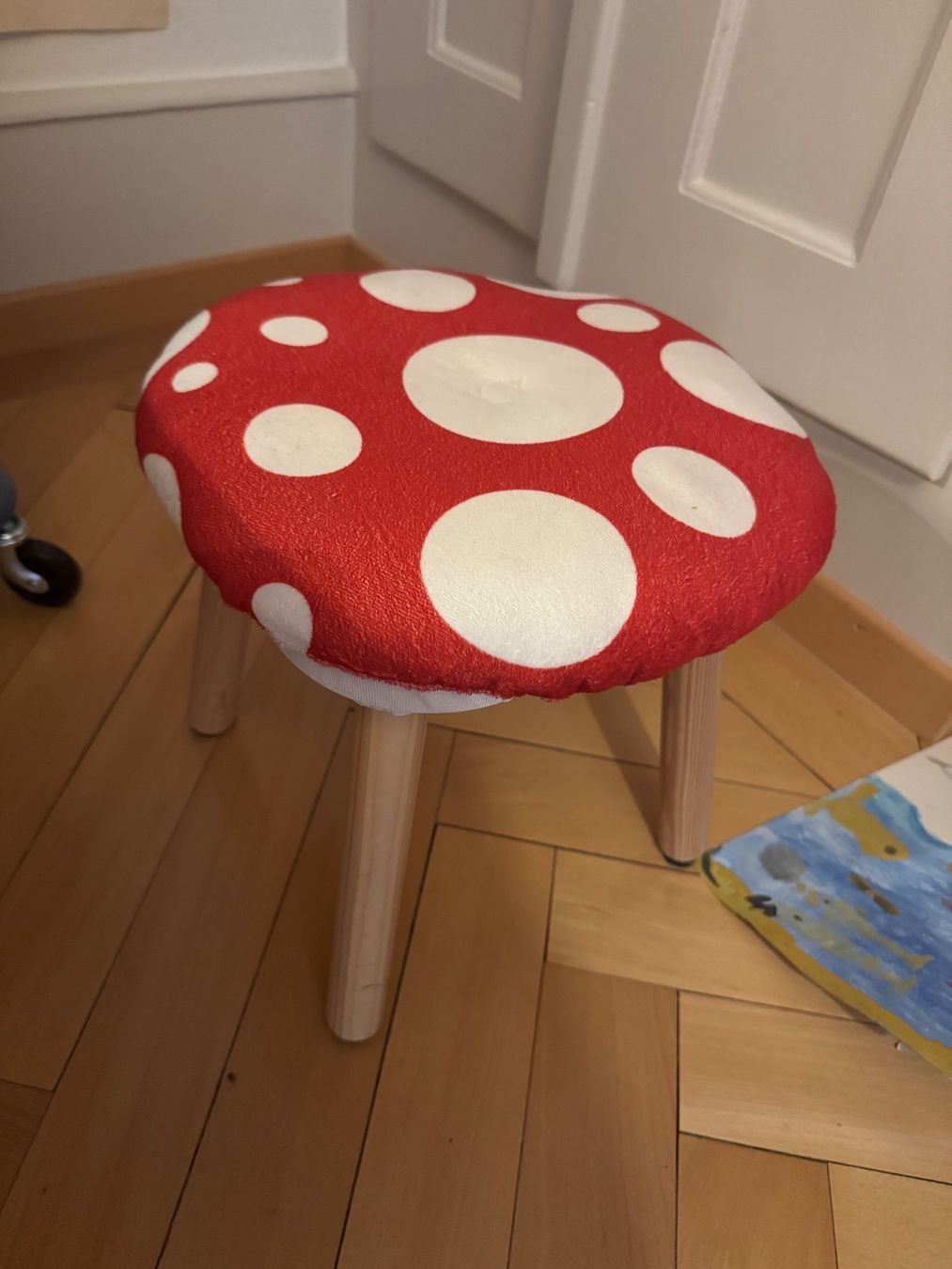 Ikea Hocker: Kinderzimmer Hocker Stuhl Ikea – Gebraucht aus Bern von Vadipadi 1