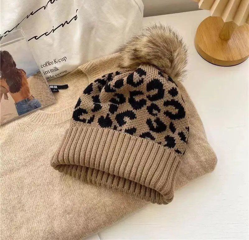 Hüte, Mützen & Caps: Set mit 3 warmen Leopard-Mützen - Lot de 3 bonnets chaud – Neu und originalverpackt aus Lausanne von FASHION-WORLD-SHOP 3