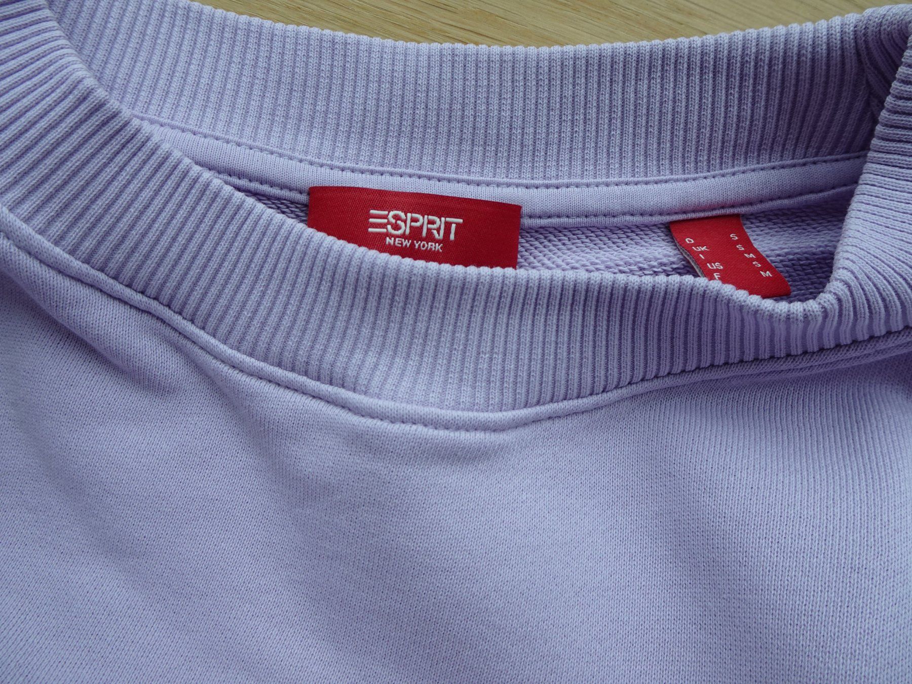 Esprit Pulls & Sweat-shirts: Esprit Sweatershirt Sweater Gr S M lila oversize Pullover – D'occasion à Winterthur par blumeblau77 8