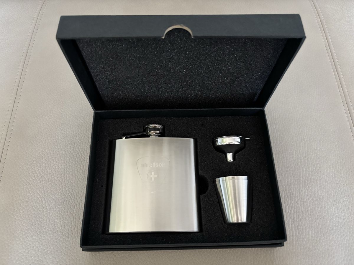Altro: Flachmann Silber Strellson-Edition – Nuovo (secondo la descrizione) da Bottighofen venduto da lwa_11686