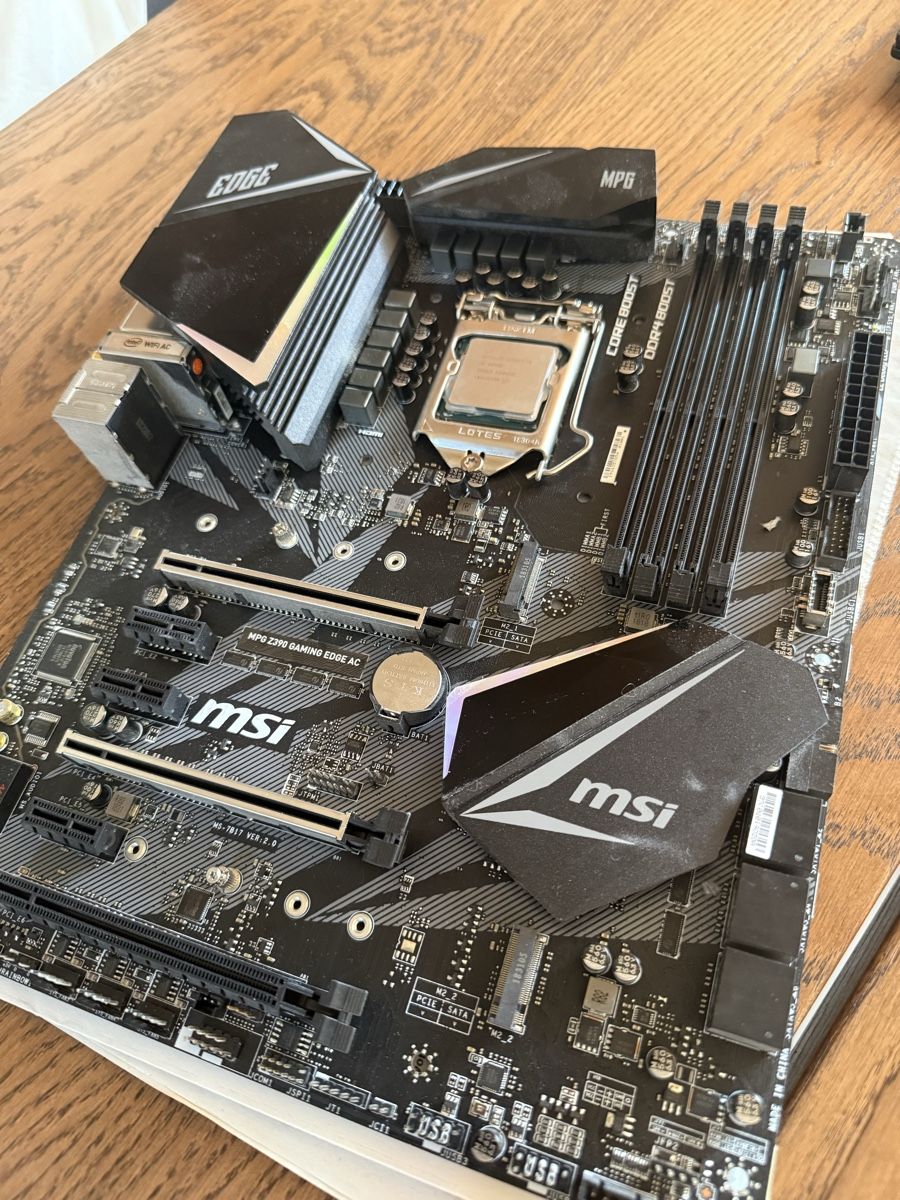 Intel Elektronikbauteile: Intel i9-9900K  – Gebraucht aus Nidau von slashiij 1