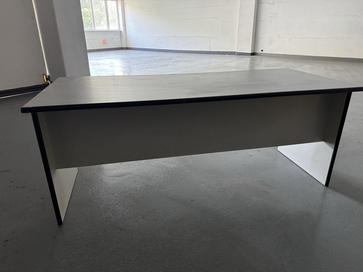 Scrivanie: Bürotisch Premium – Usato da Wattwil venduto da JimmyJohns_1 1