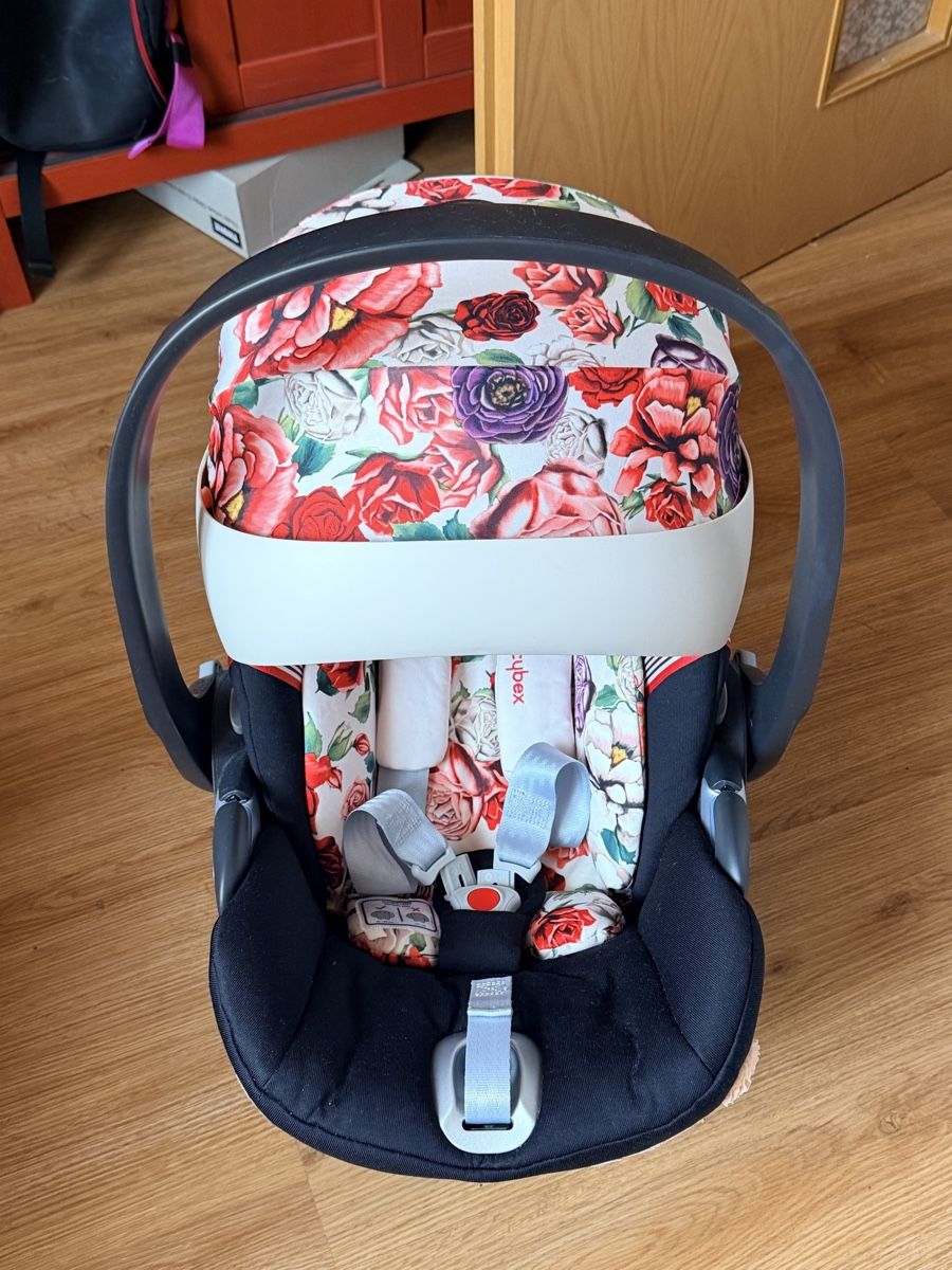 Cybex Seggiolini per auto: Cybex Cloud Z Modell Babysitz – Usato da Nussbaumen AG venduto da Ginedou 4