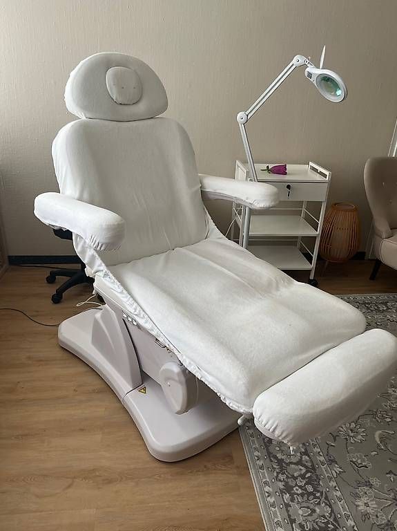 Kosmetik-& Massageliegen: Kosmetikliege elektrisch – Gebraucht aus Wilen b. Wil von Pooshi29 4