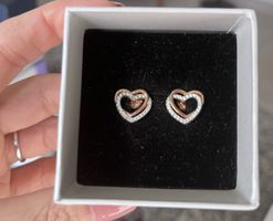 Boucles d’oreilles puces avec zircons