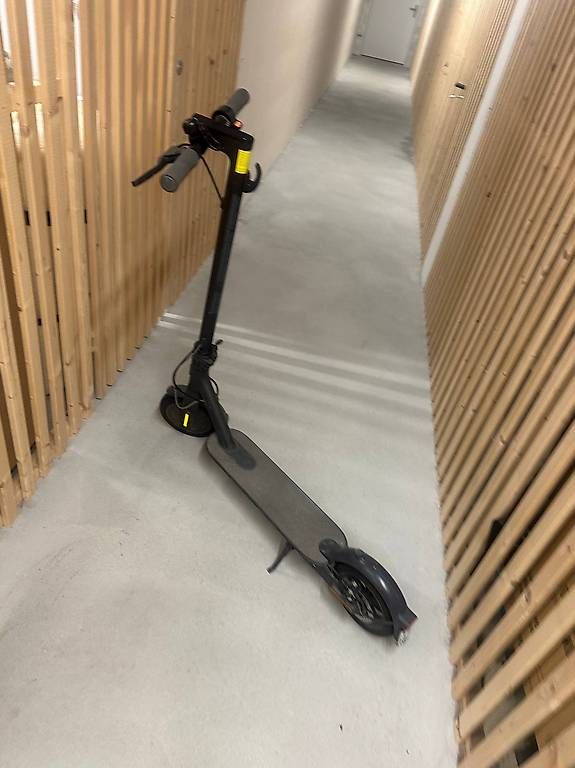 Xiaomi Kickboard: Xiaomi Mi Essential E-Scooter – D'occasion à Bülach par unl_b5xh 1