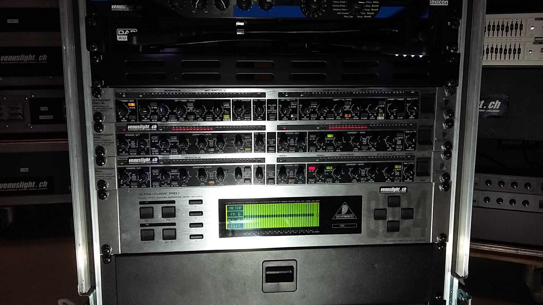 Alesis Console di mixaggio: Effekt-Rack Flightcase dbx Alesis Lexicon Behringer und MuCo – Usato da Watt venduto da Gubrist 5