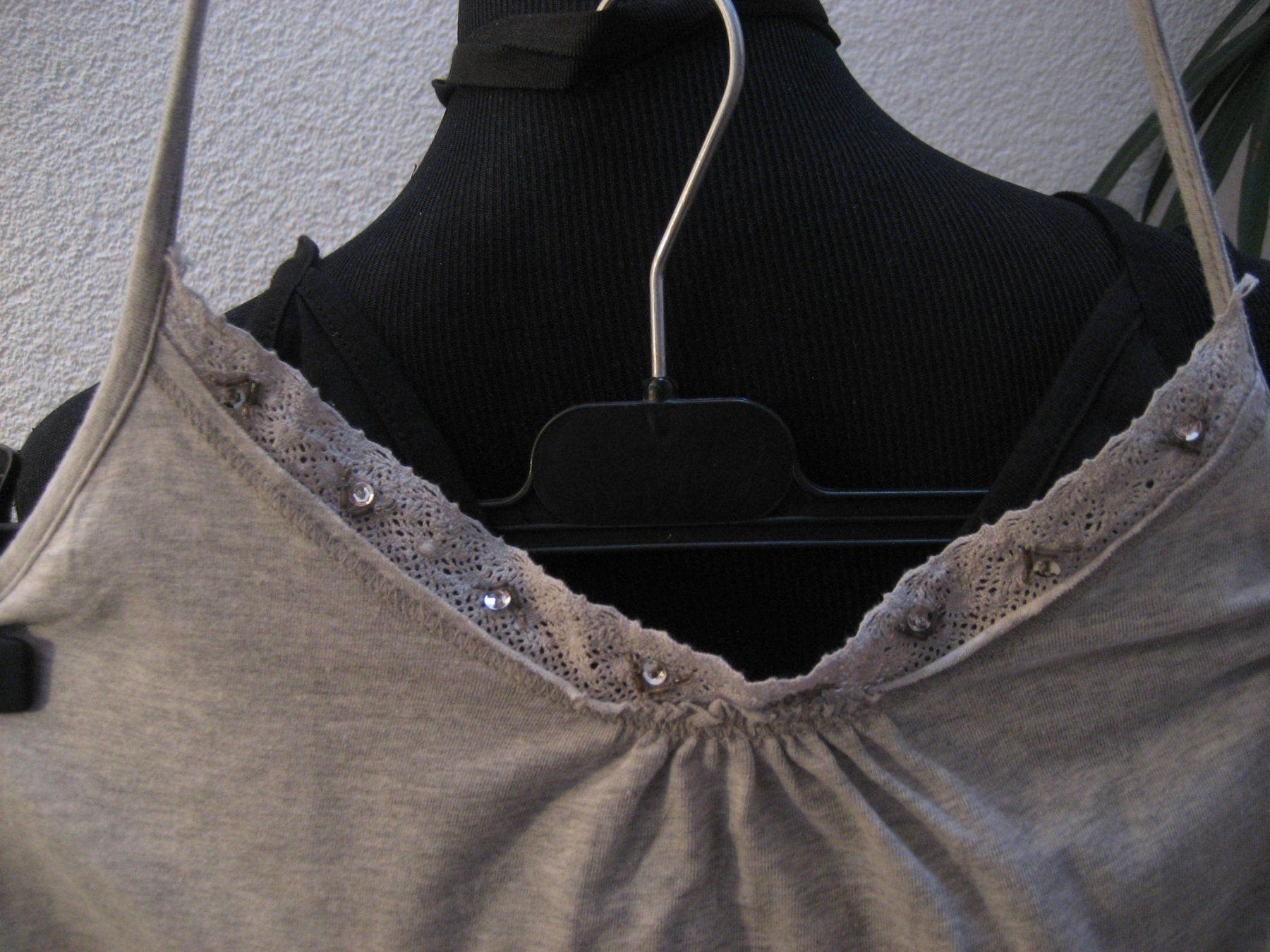 Top: Lot 2 tops dos-nu taille L, neufs – Nuovo e nell'imballaggio originale da Delémont venduto da marryb 1