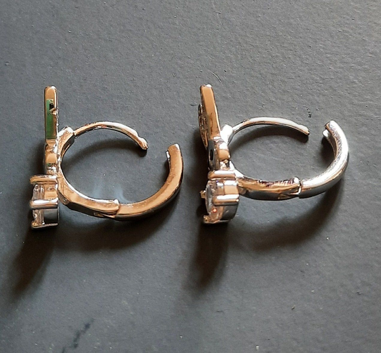 Ohrringe & -stecker: Häschen Ohrringe silberfarbig mit Strass – Neu (gemäss Beschreibung) aus Uster von sista-esta 1