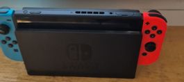 Nintendo Switch Konsole mit Joy-Cons und Dock