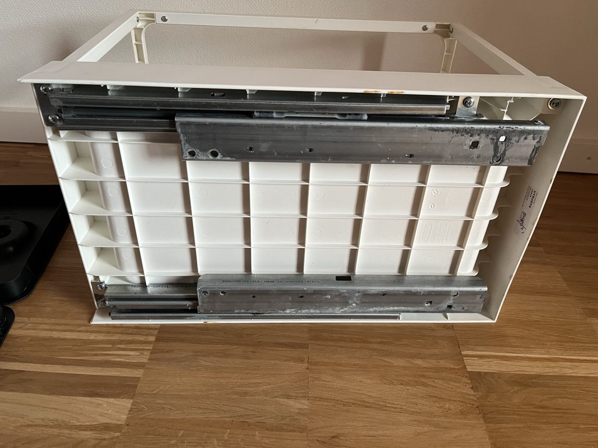 Ikea Cestini per rifiuti: Ikea Mülleimer zum Einbauen auf Schienen – Usato da Zürich venduto da kat_2s7f 4