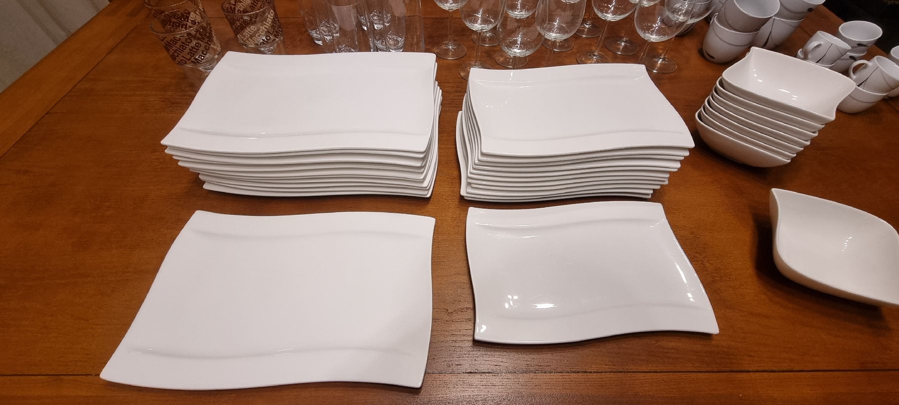 Services de table: Geschirrset zu verkaufen – D'occasion à Niederbipp par Moeri.T 7