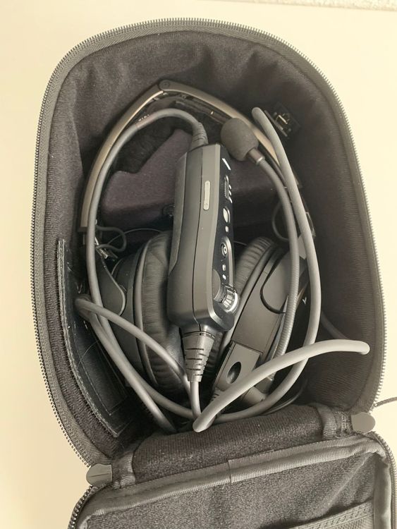 Aviation Headset Bose A20 mit Bluetooth und HeliAdapter Kaufen auf