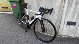 Bici da corsa marca cilo elettrica in carbonio