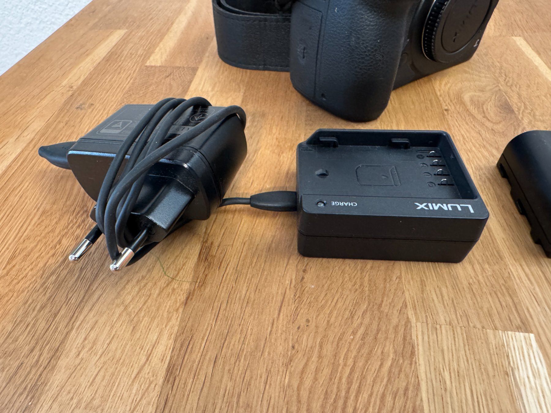 Panasonic Fotocamera: Panasonic Lumix DC-GH5S – Usato da Unterkulm venduto da mdd_designs 5