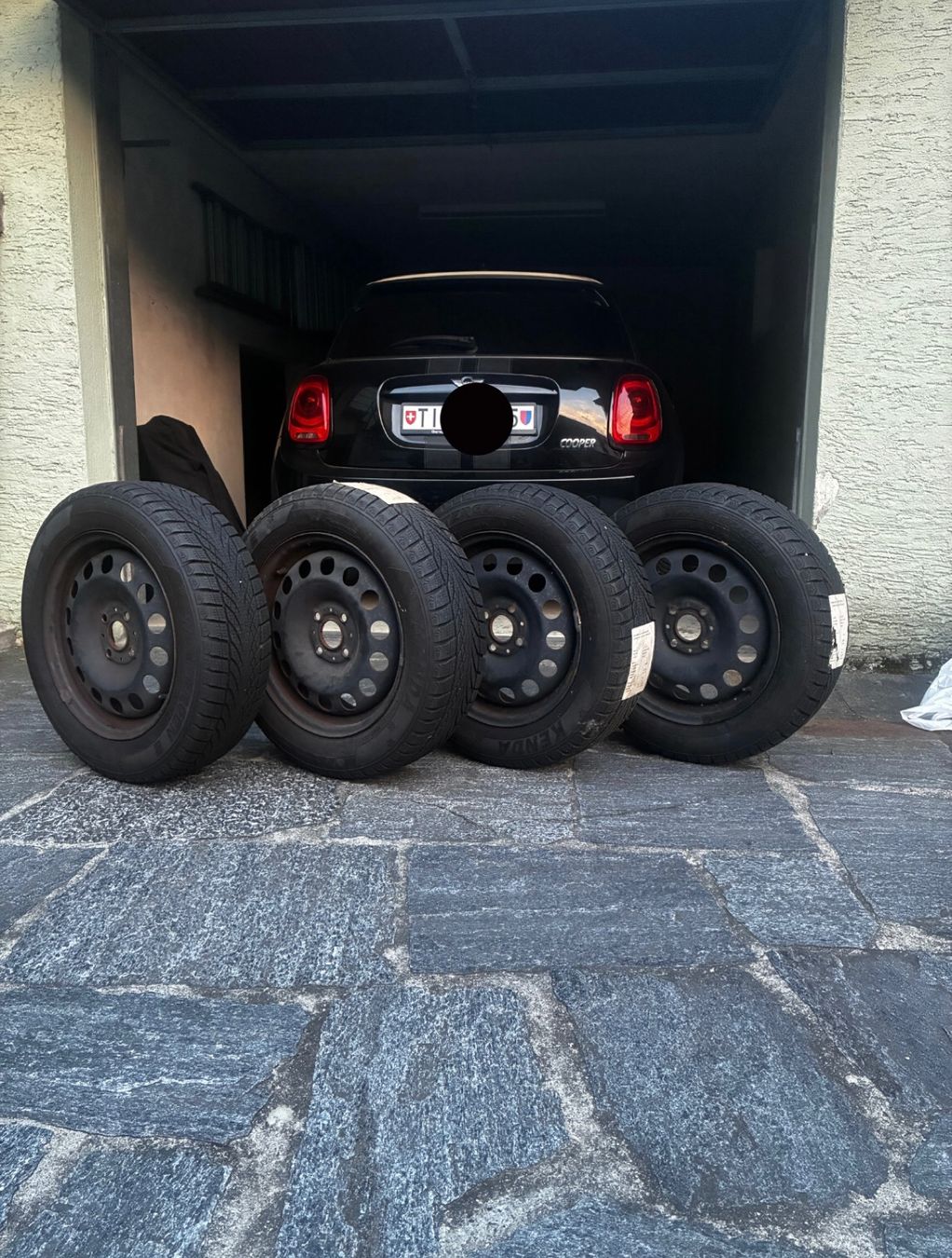 Altro in Scrittura & Disegno: Pneumatici Mini cooper – Usato da Figino venduto da taz_7klk 1