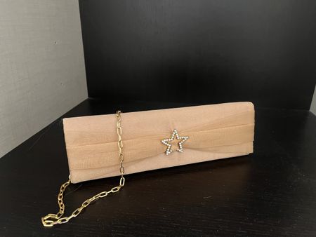 Clutch Cliché champagne con strass e catena dorata – borsa d
