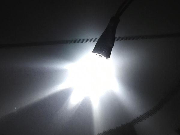 Componenti elettronici: Blink-LED 3mm weiss 12V verkabelt – Nuovo (secondo la descrizione) da Luzern venduto da Salefactory