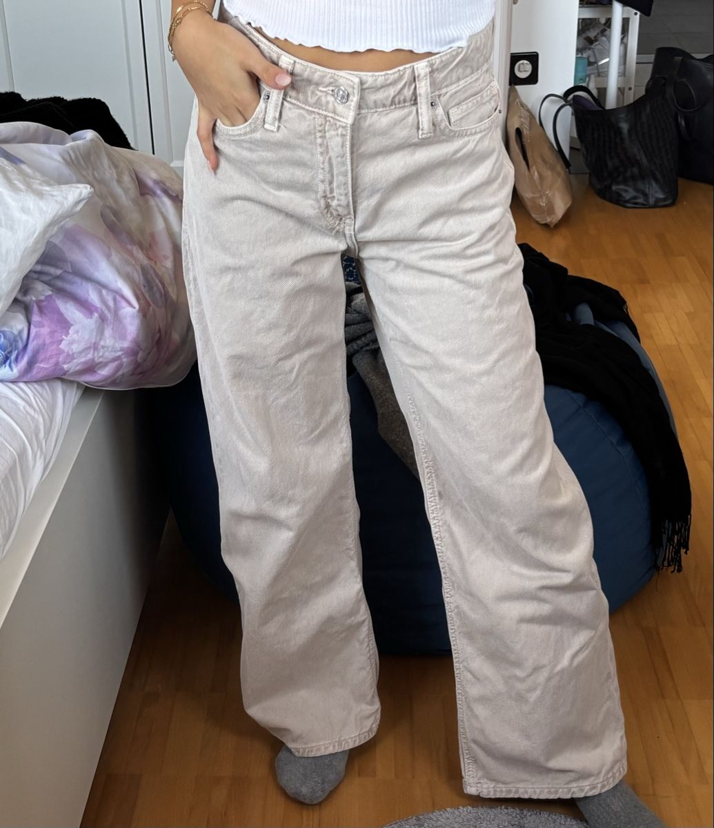 Mango Jeans: Beige Jeans Mango – Neu (gemäss Beschreibung) aus Basel von Vaniiiy