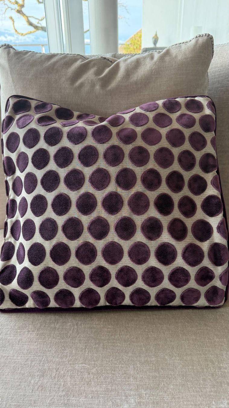 Cuscini: 10 Kissenhüllen 45x45cm mit Käderumrandung – Usato da Jona venduto da HBD-Home 2