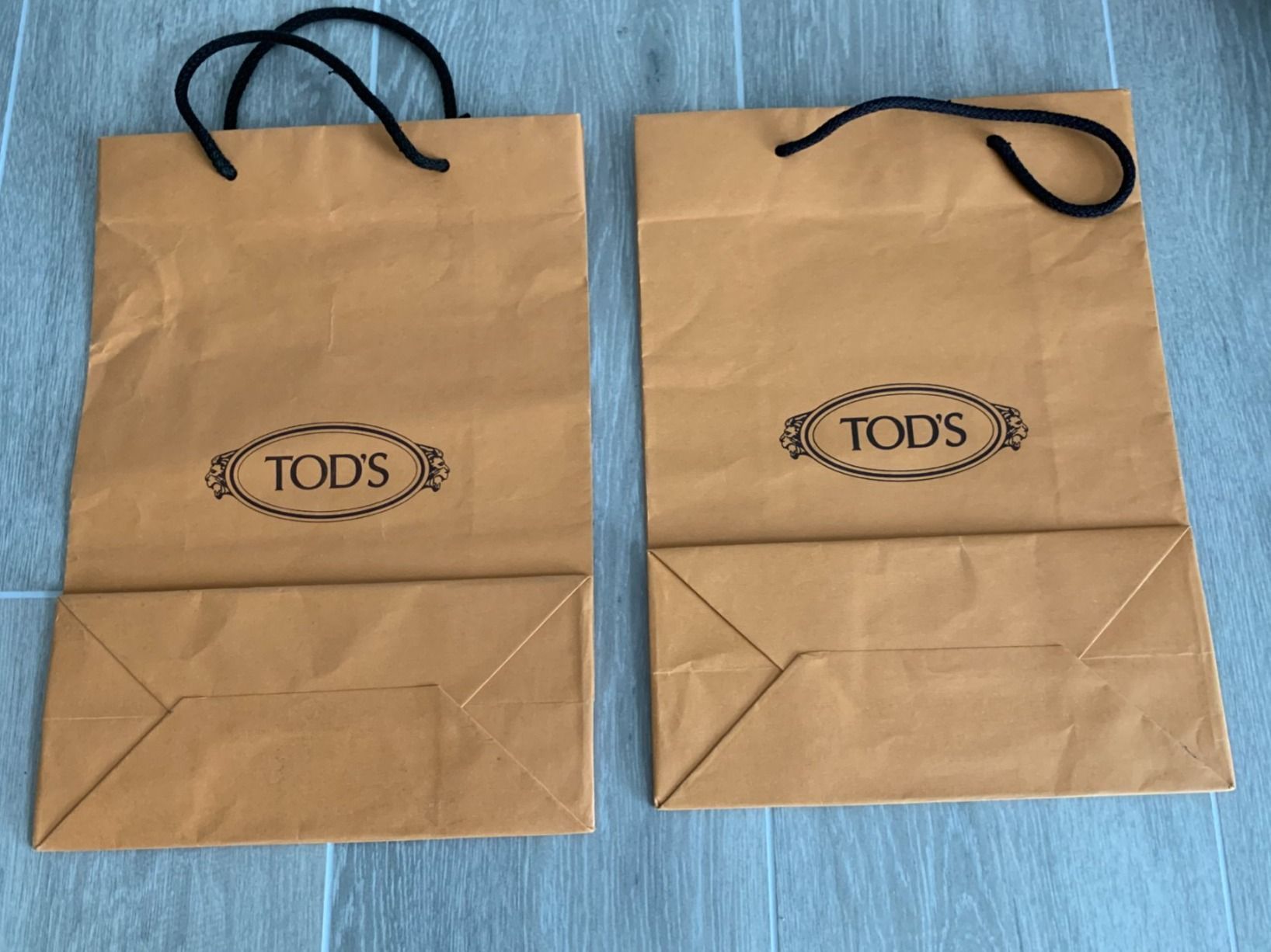 Tod'S Borse: Tod's Papier-Tragtaschen – Usato da Châtelaine venduto da Maronggi 1