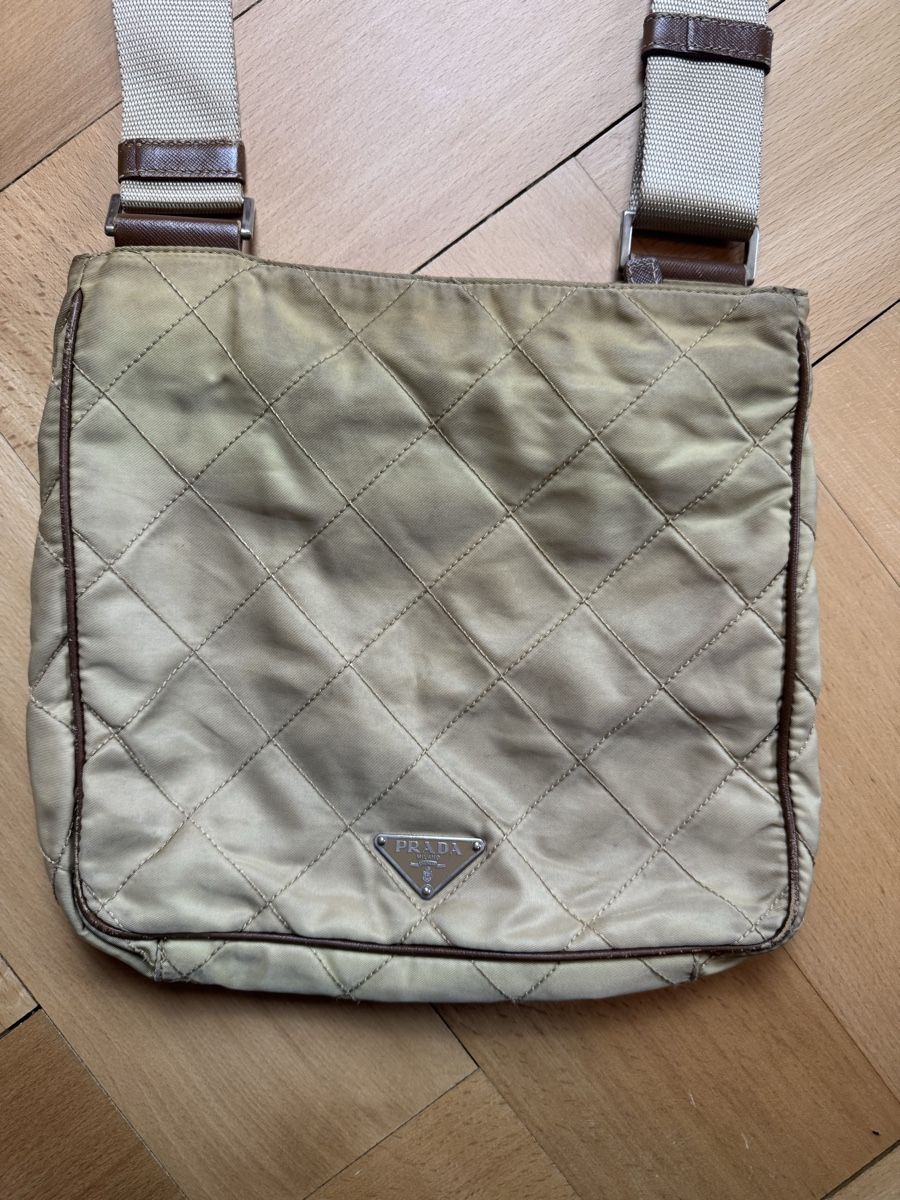 Prada Borse: Prada Umhängetasche Beige – Usato da Bern venduto da Mancini 1
