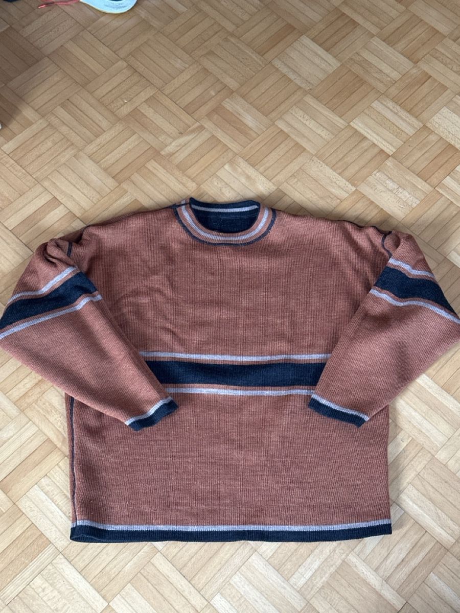 Maglioni & Felpe: Reversible Knit Sweater – Usato da Luzern venduto da s_m_6skd 1