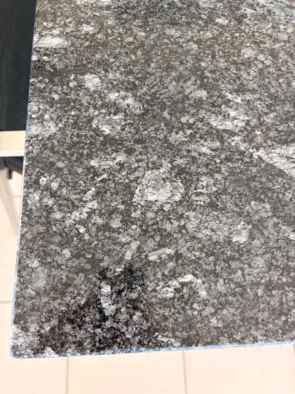 Tische: Gartentisch mit neuer Granitplatte inkl.Stühle – Gebraucht aus Bronschhofen von hobbykatz 2