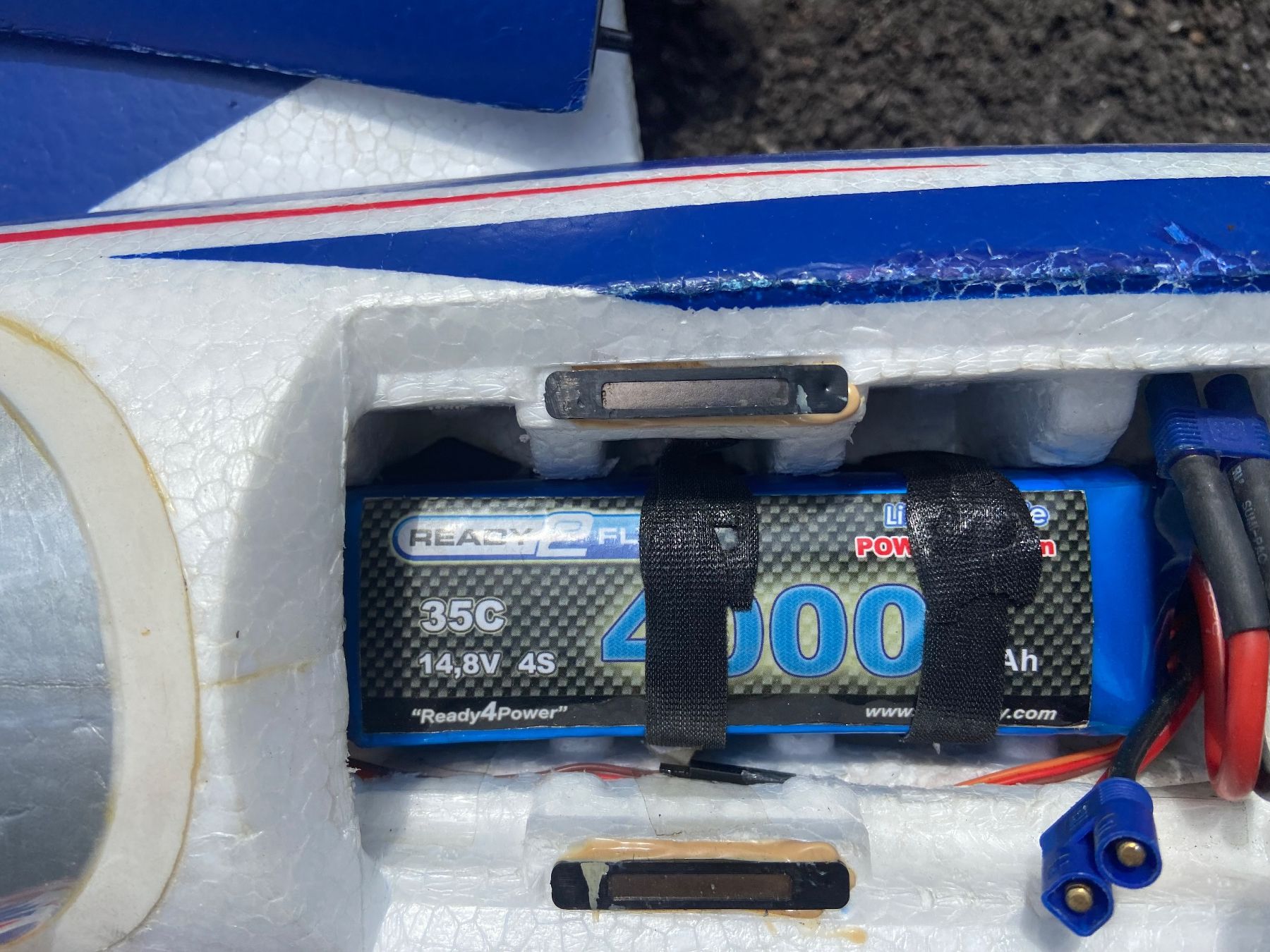 Modellismo RC: Yak 54 Modellflugzeuge – Usato da Embrach venduto da Toeffan 2