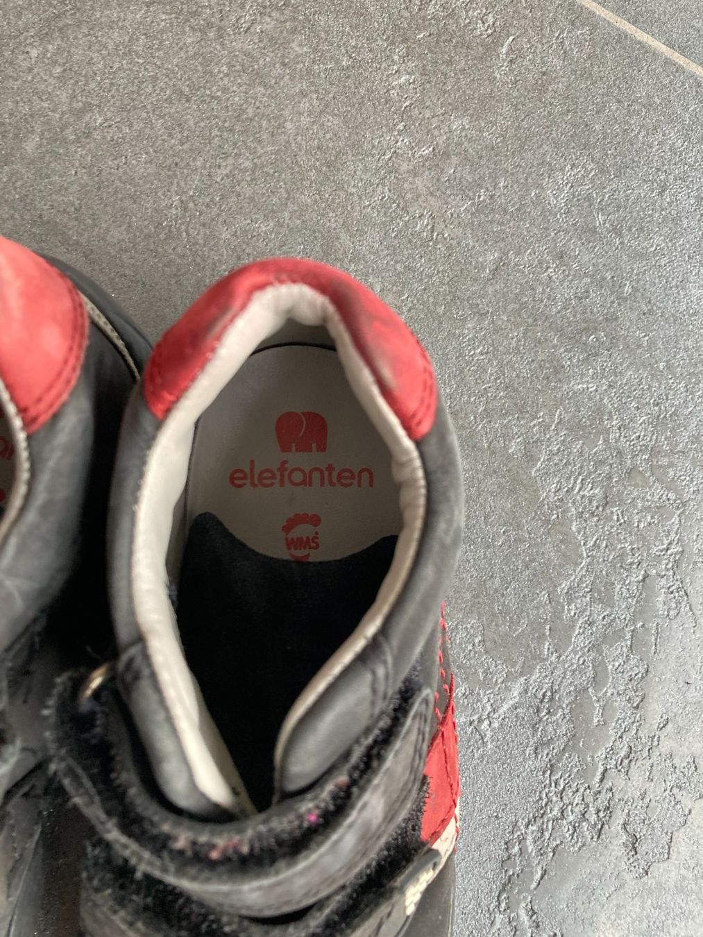 Scarpe per ragazzi: Kinderschuh elefanten mit Klettverschluss – Usato da Pratteln venduto da Miki_ 1