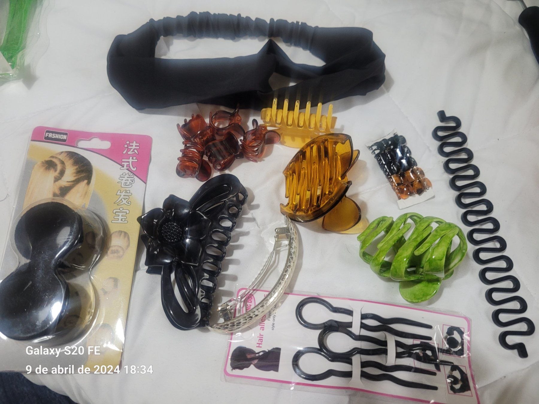 Accessori per capelli: Lot accessoires pour cheveux – Usato da Romont FR venduto da moto41