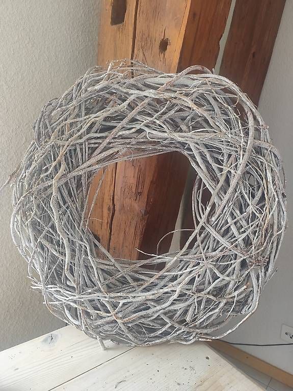 Toutes les décorations: Couronne rotin très grande – D'occasion à Neuchâtel par sis_2wcq 4