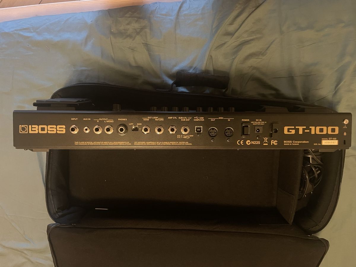 Boss Musikinstrumente: Boss GT-100 Amp Effects Processor – Gebraucht aus Basel von beatkaeser 1