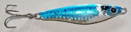 Leurre de pêche bleu et argenté avec triple hameçon