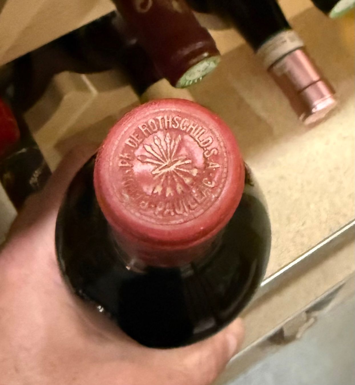 Mouton Rothschild Vino: Château Mouton Rotschild 1980 – Nuovo e nell'imballaggio originale da Troinex venduto da Airain 4