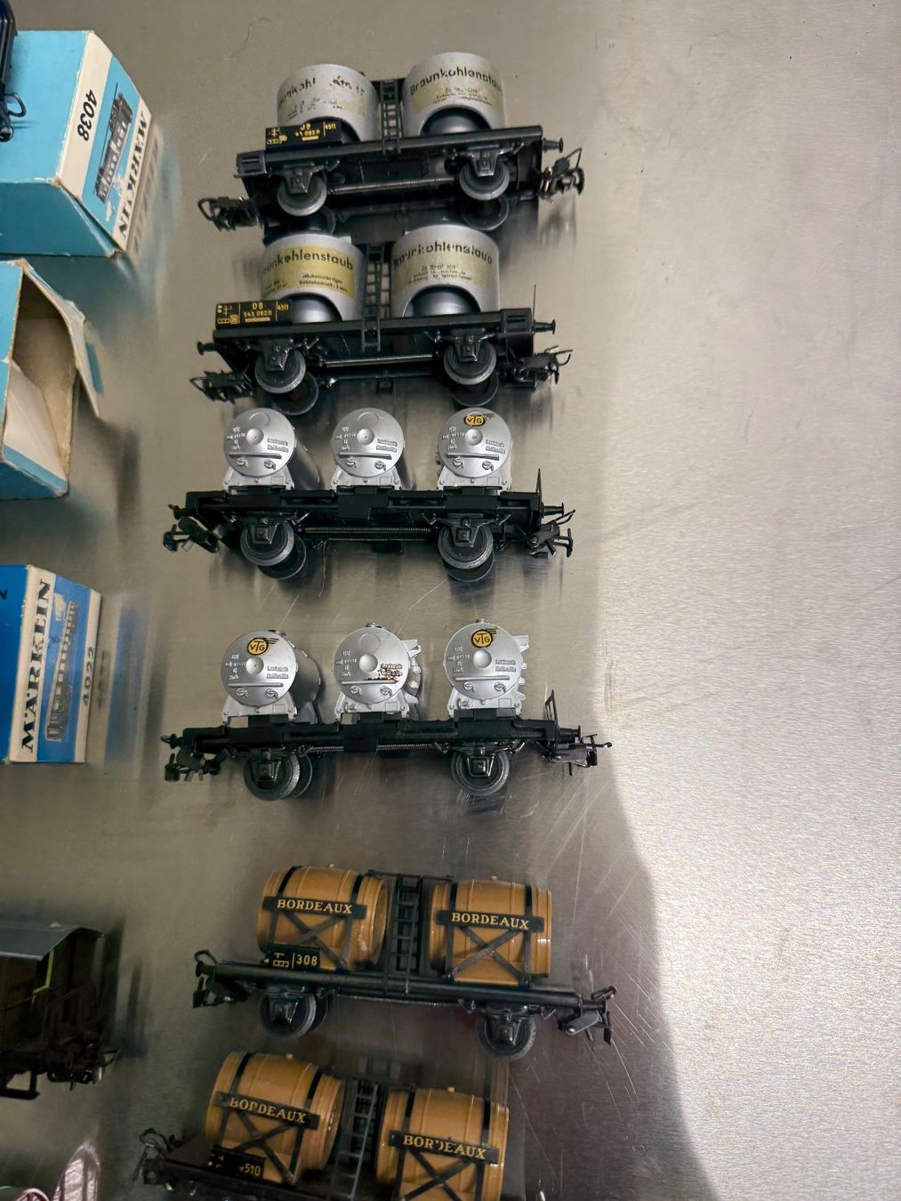 Märklin Modellini di ferrovie: Märklin H0 Personen und Güterwagen – Usato da Glattbrugg venduto da Xena2014 4