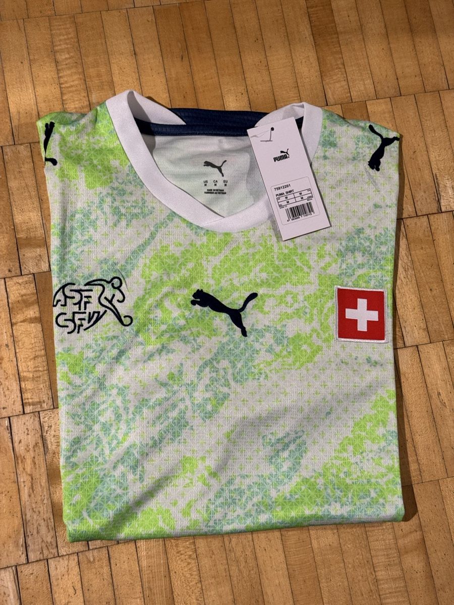 Puma Canottiere & Pantaloni: Schweizer Nati Auswärtstrikot 2026 – Nuovo (secondo la descrizione) da Zürich venduto da nicola.witzig