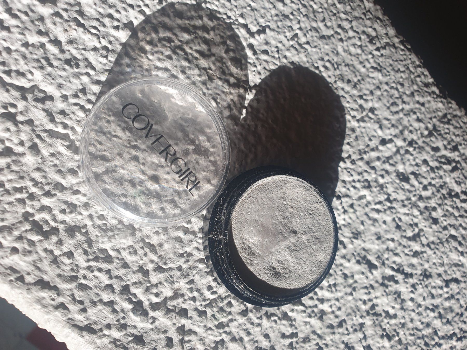Make-up: Liedschatten Weiss – Usato da Moosseedorf venduto da Sonnenschein.. 1