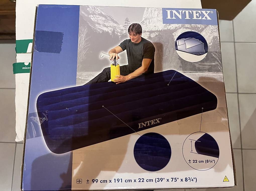 Materassi: Matelas gonflable Intex  – Usato da Yverdon-les-Bains venduto da car_xd5s